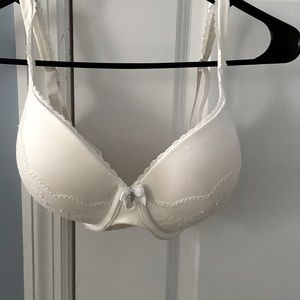 Body by Victoria Secret bra